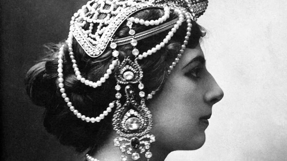 Mata Hari wurde 1917 wegen Spionage verurteilt und hingerichtet.