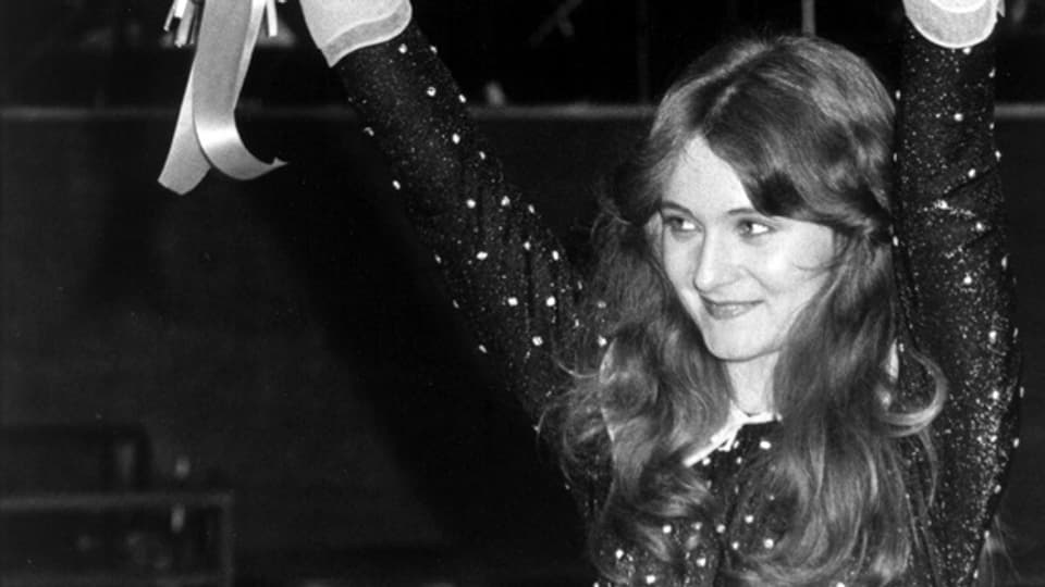 Schlagersängerin Nicole jubelt nach ihrem Sieg für ihr Lied «Ein bisschen Frieden» beim Eurovision Song Contest 1982.