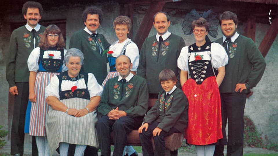Die Familie Bracher auf dem Cover ihrer LP «Üse Ätti».