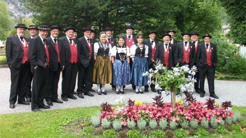 Das Jodelchörli St. Gallen Ost eröffnet die kulinarische «Fiirabigmusig» mit dem Jodellied «Am Jodlertisch».