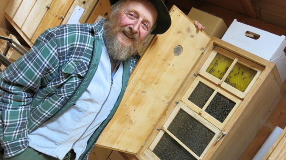Fred Jaggi zeigt seine Bienen. Er erwartet in diesem Jahr jedoch eine schlechte Honigernte