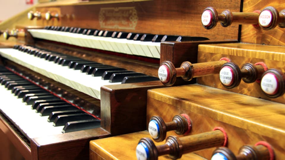 Ob geistliche oder weltliche Musik: Die Tasten einer Kirchenorgel gehorchen dem Befehl ihres Organisten.