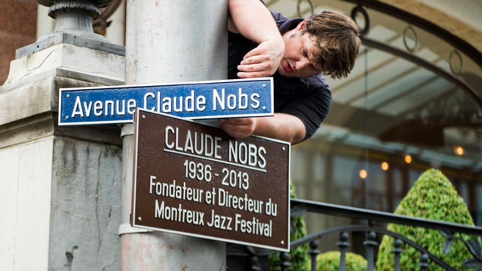 Zu Ehren des 2013 verstorbenen Jazz Festival-Gründers Claude Nobs wird in Montreux eine Strasse in Avenue Claude Nobs umbenannt.