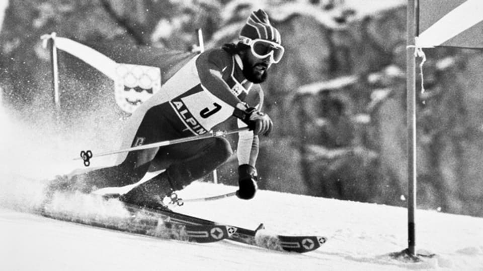 Der Schweizer Riesenslalom-Olympiasieger Heini Hemmi während seiner Siegesfahrt an den Olympischen Winterspielen 1976 in Innsbruck am 10. Februar 1976.