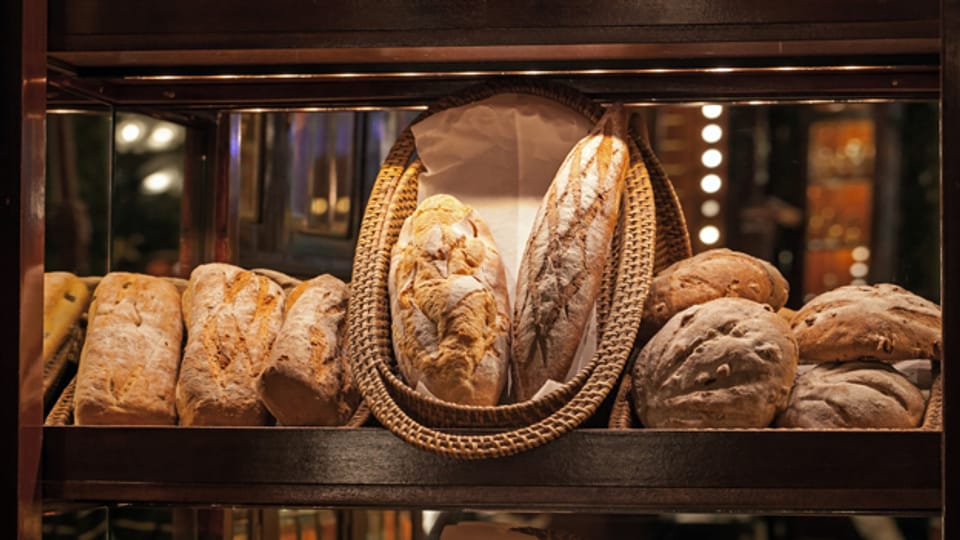 Frische Brote am Morgen bedeutet Nachtarbeit für den Bäcker (Symbolbild).