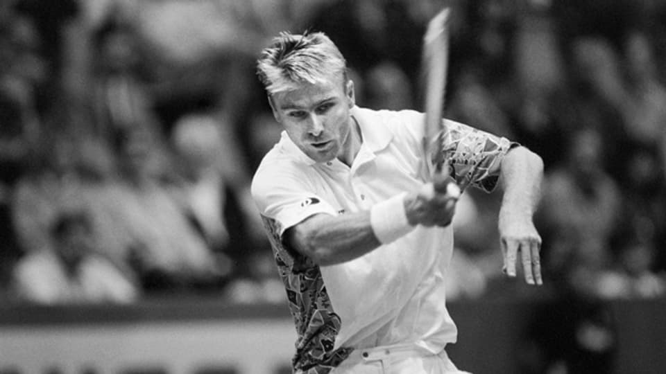 Der Schweizer Tennisprofi Jakob Hlasek am 29. September 1991 bei den Swiss Indoors Basel. «Kuba» schlägt im Final den Amerikaner John McEnroe und gewinnt das Turnier.