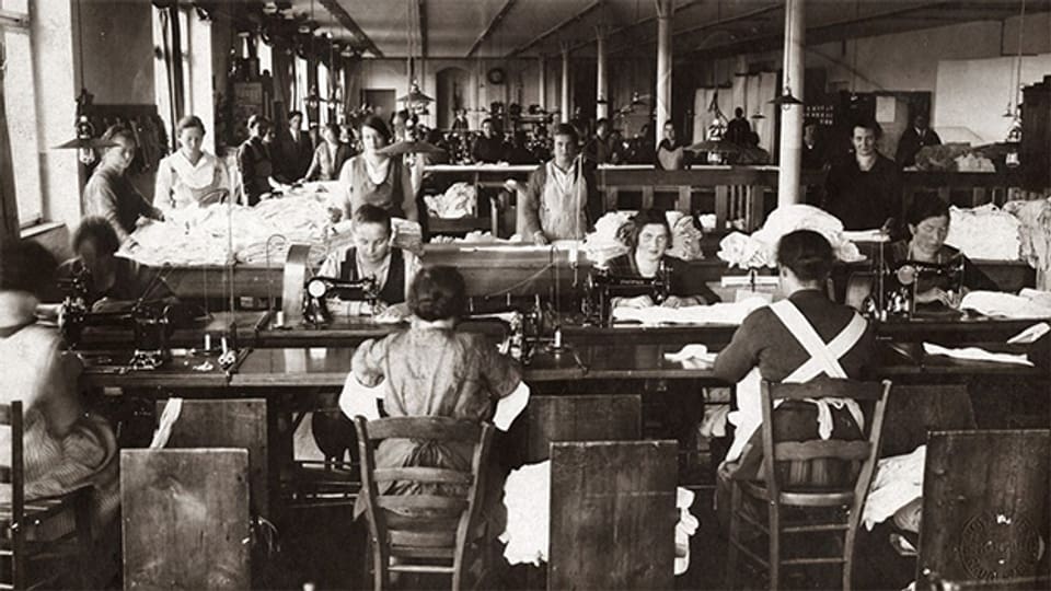Die Arbeit in der Näherei des Wäscheherstellers Schiesser war früher eine reiner Frauenjob.