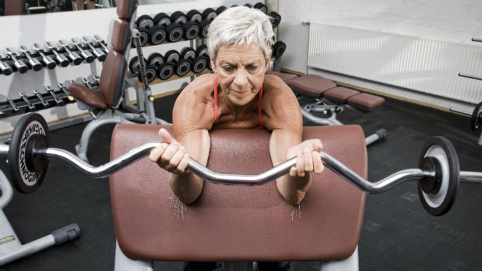 Es muss nicht unbedingt das Fitnessstudio sein – auch Treppensteigen, Spaziergänge oder Haushaltsarbeit bringen uns ausser Atem.