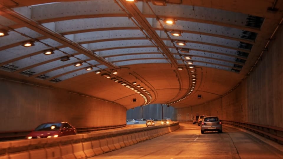 Tunnels enden meist in einer Kurve.
