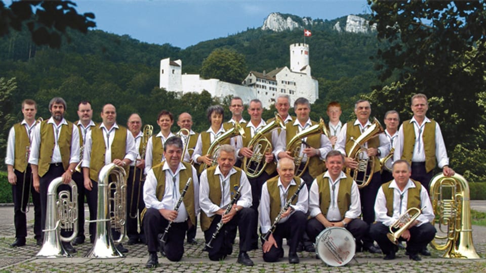Die Bechburg Musikanten spielen böhmische und mährische Literatur sowie Blasmusik aus dem süddeutschen Raum und der Schweiz.