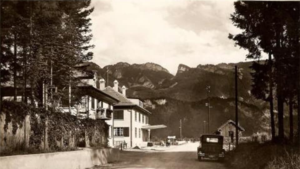 Postkarte aus den 1940er-Jahren: Die Aufnahme zeigt das Zollamt von Diepoldsau.