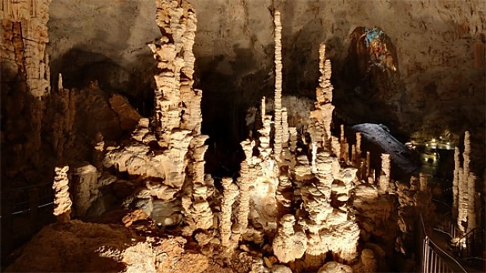 Der «Grosse Saal» der Tropfstein-Höhle Aven d'Orgnac.