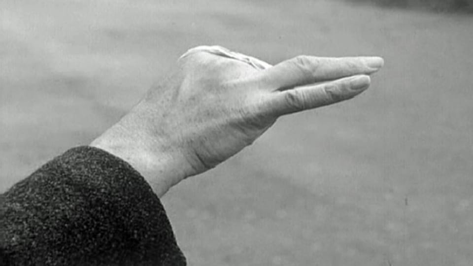 Wegen einem Knallkörper drei Finger verloren: Nur eines der Schreckensbilder aus dem Fernsehbeitrag von 1966.