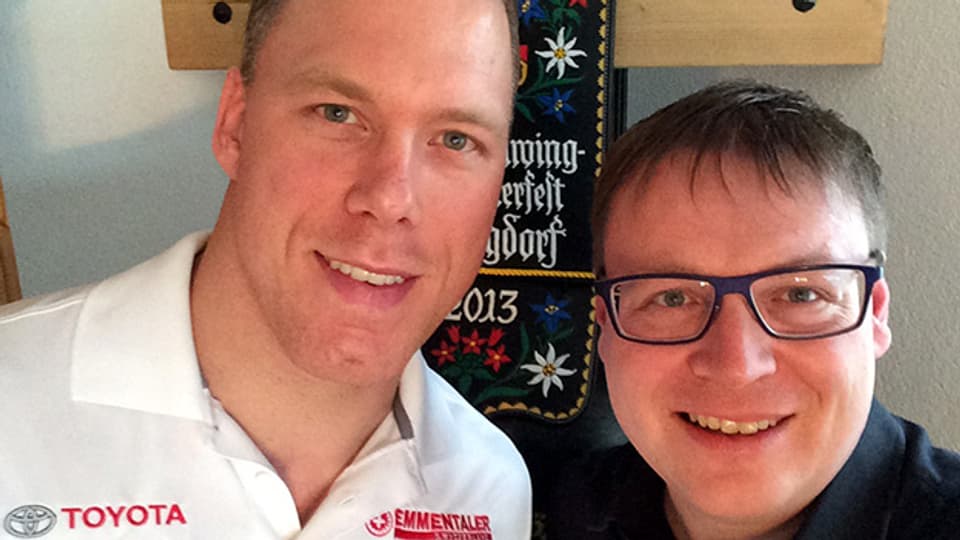 Ein Selfie mit Matthias Sempach verewigt Sämi Studers Besuch beim Schwingerkönig von 2013.