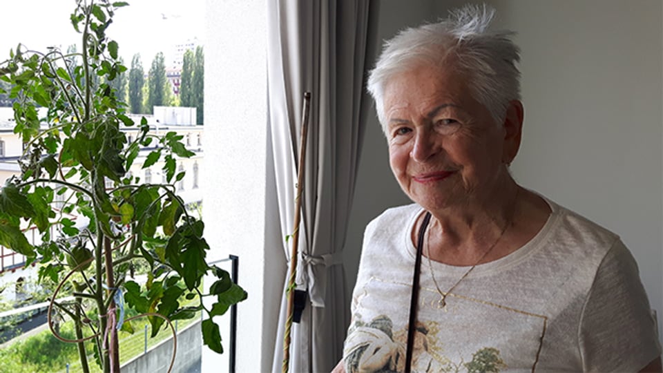 Vor zwei Jahren ist Ida Egger Spirig aus St. Ursen in die Alterssiedlung Diabolo Menthe mitten in der Stadt Freiburg gezogen.