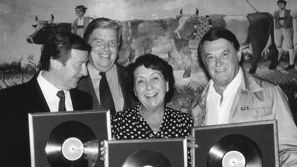 1985 wurde Marthely Mumenthaler nebst Willy Schmid und Artur Beul für ihr Gesamtwerk mit einer Goldenen Schallplatte geehrt, überreicht durch Wysel Gyr.