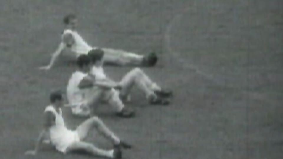 Spieler von Lausanne Sports 1967: Einfach nur müde? Oder im Sitzstreik?