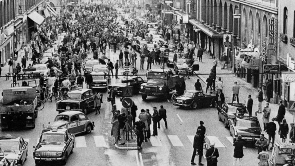 3. September 1967 am frühen Morgen: Strassenseite wechseln in Stockholm.