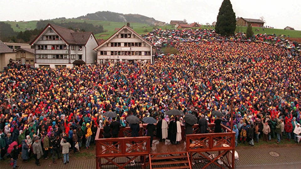 Die letzte Landsgemeinde von Appenzell-Ausserrhoden fand am 27. April 1997 in Hundwil statt.