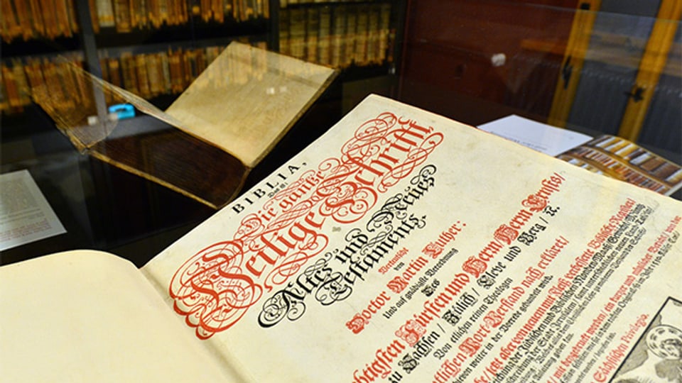 Das Alte Testament in deutscher Sprache veröffentlichte Martin Luther 1522, das Neue Testament 1534.
