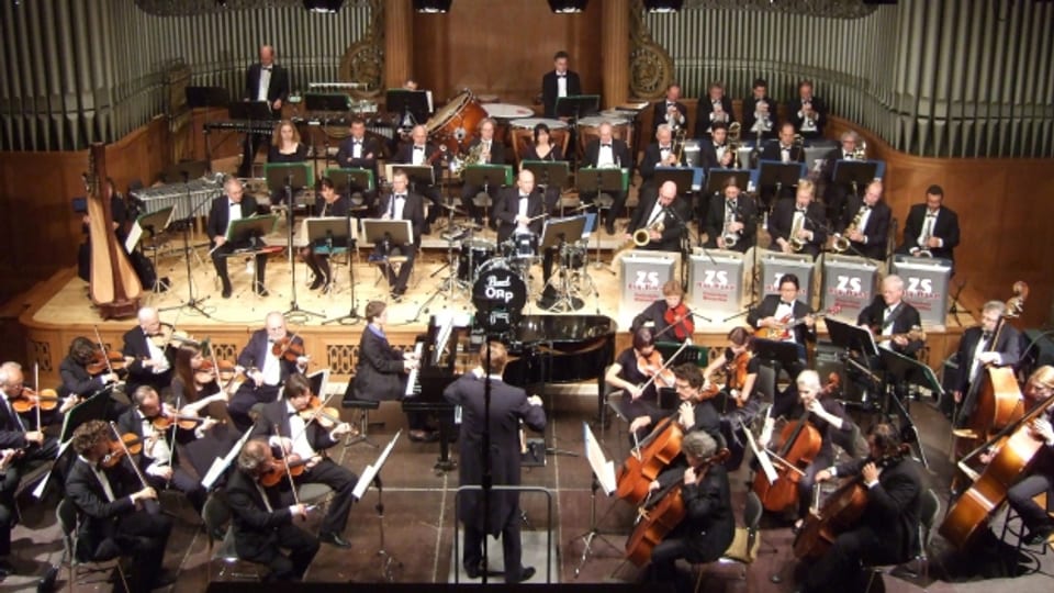 Das «Orchester Reto Parolari» und die «ZS-Big-Band» lassen die alten Radiohits wieder aufleben.