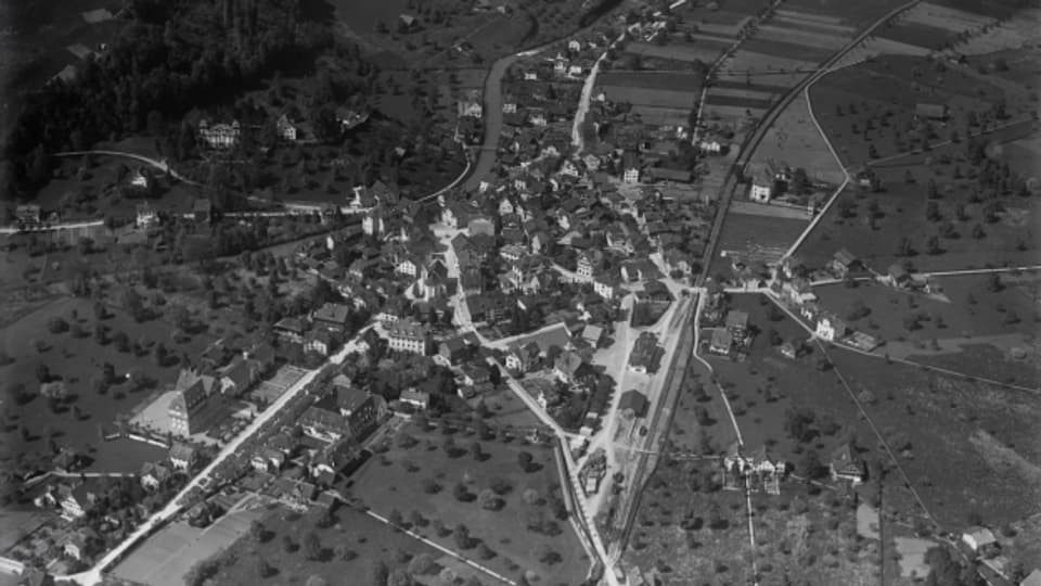 Sarnen, historisches Luftbild von 1919, aufgenommen aus 150 Metern Höhe von Walter Mittelholzer.