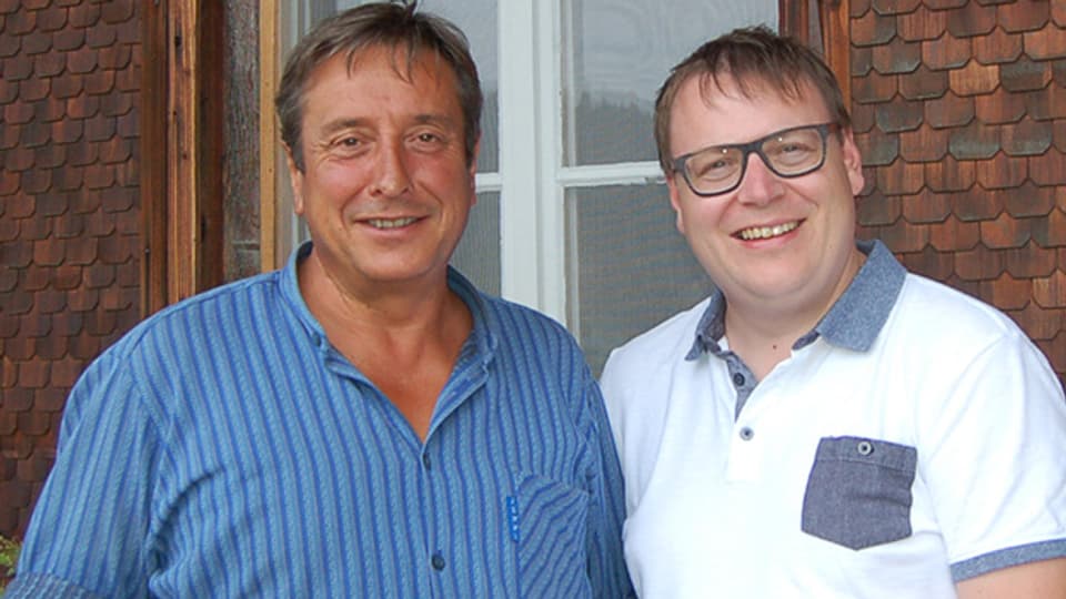 Musikredaktor Sämi Studer (rechts) hat Hannes Fuhrer auf seinem Hof Howart in Ochlenberg besucht.