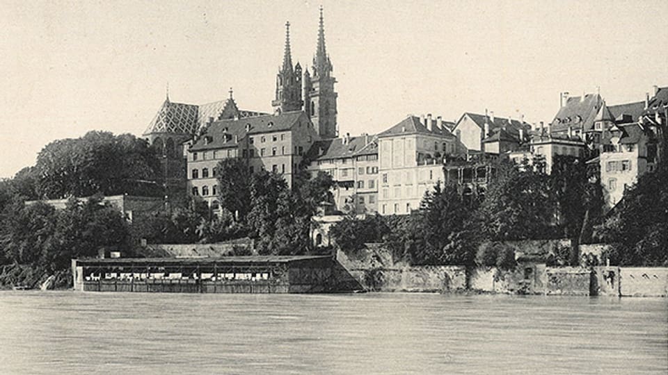 Münster mit Pfalz von Klein-Basel aus, in einer Aufnahme um ca. 1900.