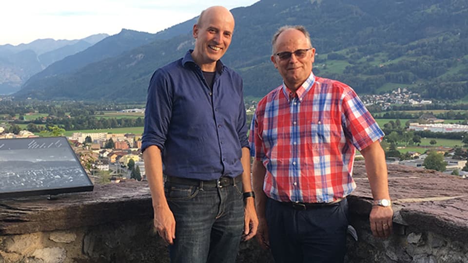 Historiker Mathias Bugg und Heinz Lutz, Präsident der Ortsbürgergemeinde Sargans.