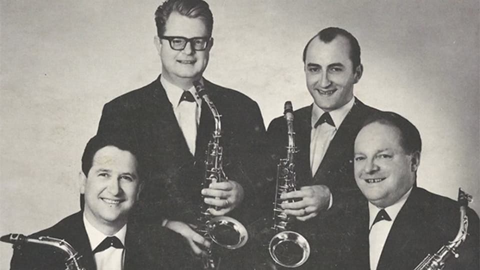 Walter Fischlin mit dem 1. Innerschweizer-Saxophonquartett. Von links nach rechts: Hans Aregger, Walter Fischlin, Sepp Kälin und Emil Lustenberger.