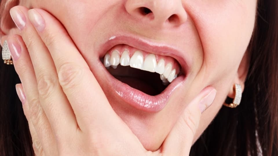 Eine Enzündung der Mundschleimhaut kann viele Ursachen haben.