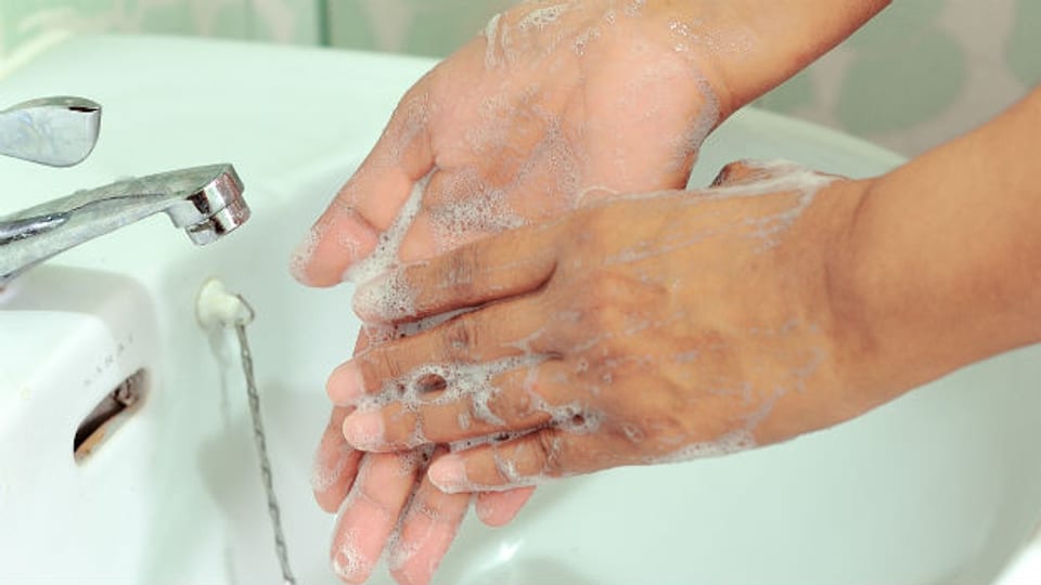 Mehrmals täglich die Hände waschen, kann Erkältungskrankheiten verhindern.