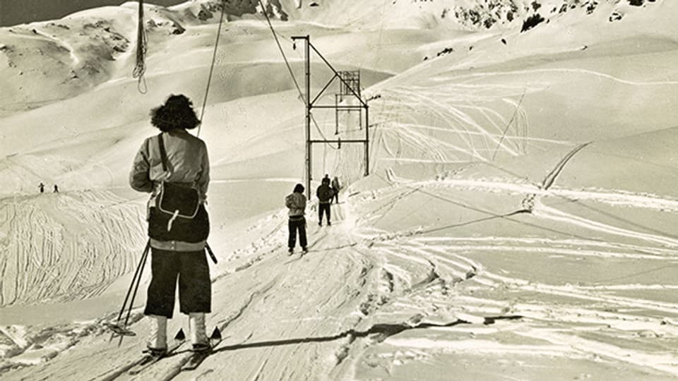 Auf dem Weisshorn-Skilift in Arosa im Januar 1946.