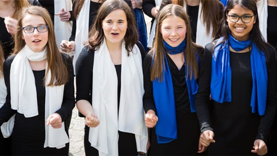 Die jungen Chorsängerinnen von Schola de Sion.