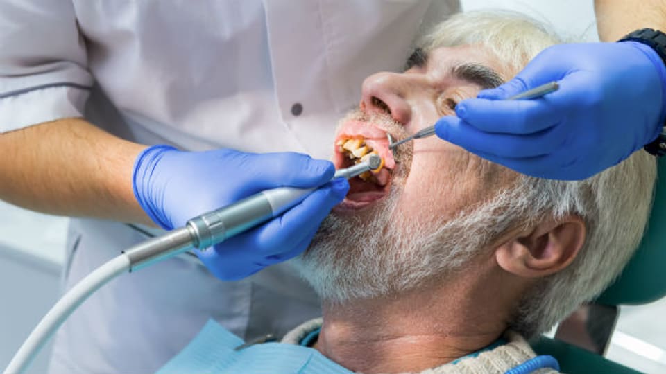 Schlechte Zähne sind nicht nur unschön, sondern auch schlecht für unsere Gesundheit.