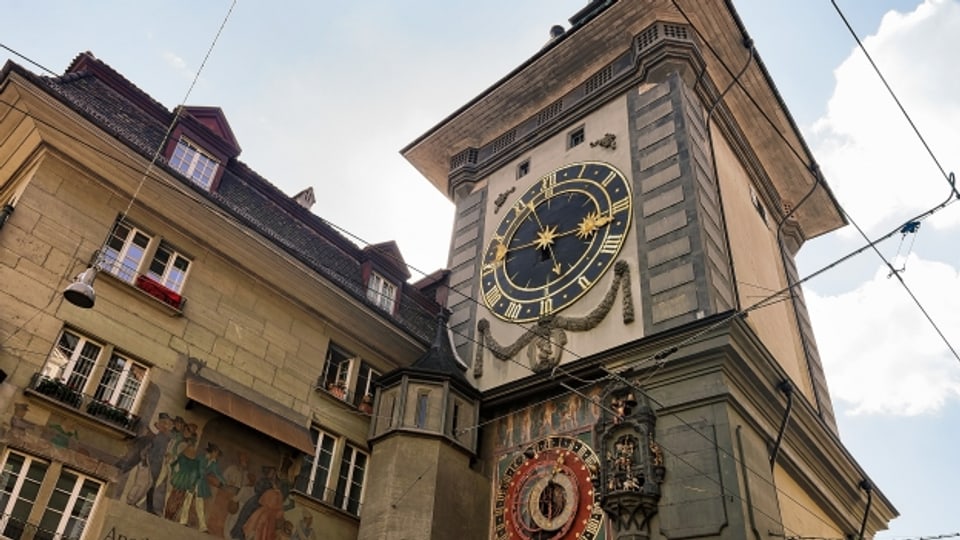 Der Zeitglockenturm ist ein aus dem Mittelalter stammender Uhrturm.