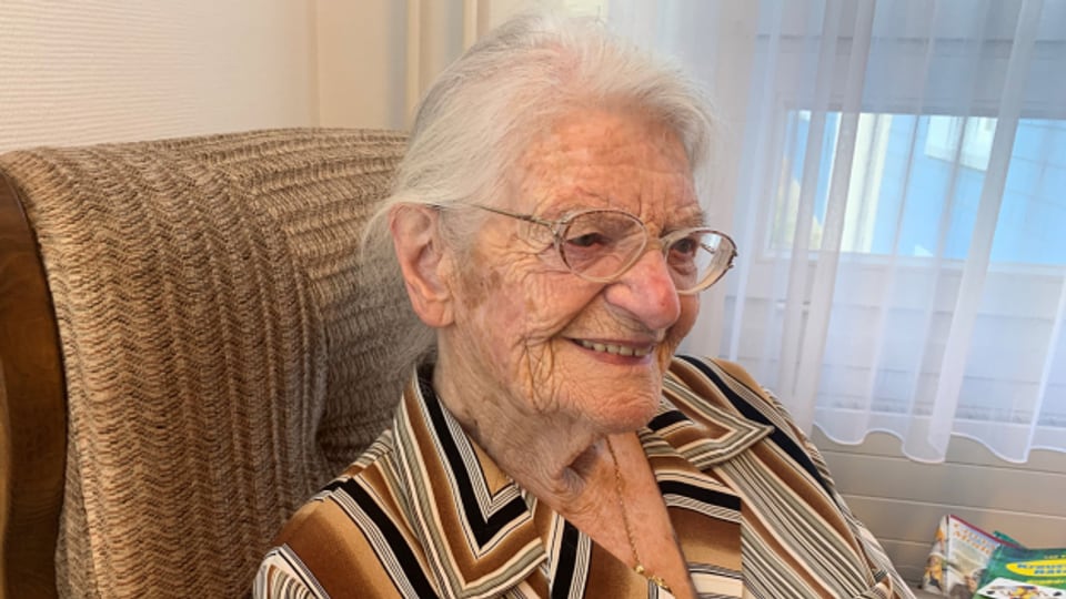 Die 103-jährige Klara Wacker bewohnt heute ein Zimmer in einem Alters- und Pfegeheim in Arbon.