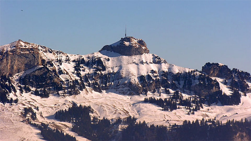 Der Berg Kamor (links im Bild) gehört zur Säntis-Kette.
