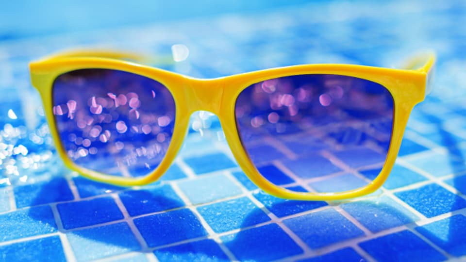 Die Helligkeit des Sonnenbrillenglases sagt nichts über den UV-Schutz.