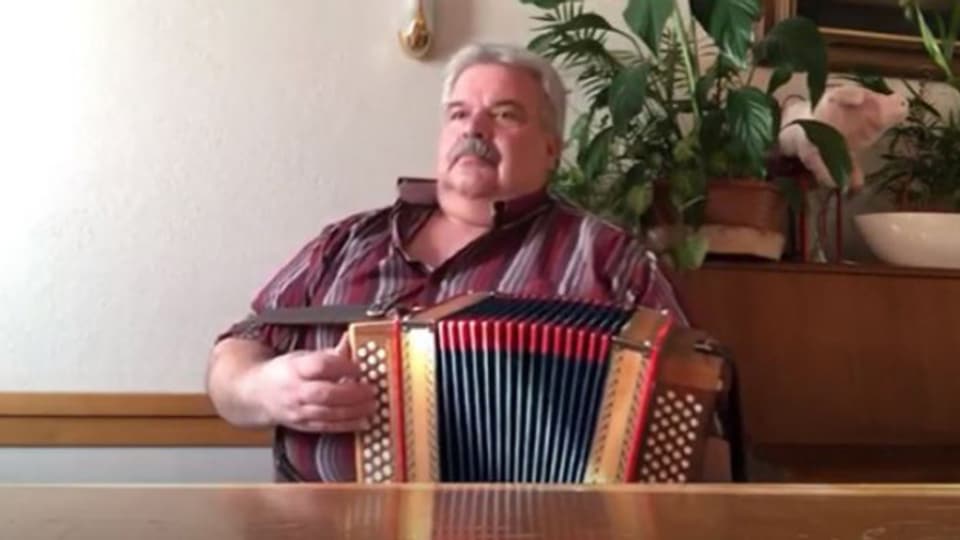 Mit seinem «Corona-Schottisch» auf youtube wurde Paul Flück zum Star.