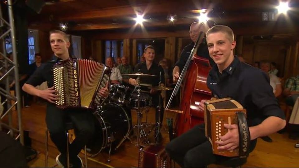 Die Rusch Büeblä bei eine Auftritt in der Sendung «Potzmusig».