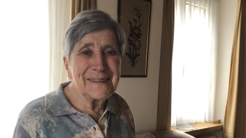 Die bald 92-jährige Emilie Herzog in ihrem Häuschen in Hornussen im Fricktal.