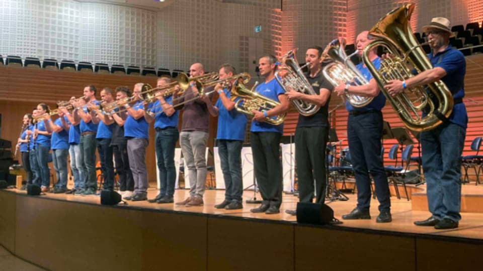 Die Dorfspatzen Oberägeri 2021 bei «Volksmusik ist Trumpf» im KKL Luzern.