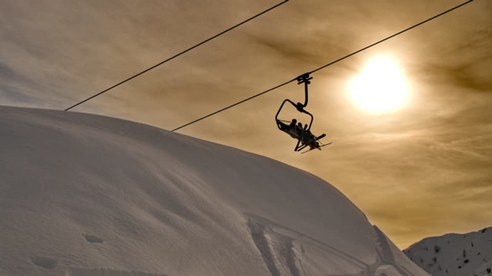 Freuen Sie sich über eine sportlich musikalische «Fiirabigmusig» zum Thema Skifahren.