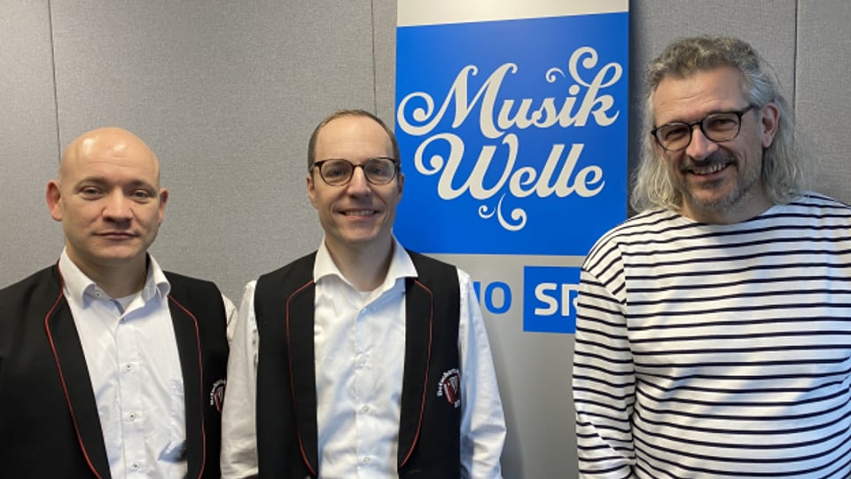 Tobias Betschart (links) und Urs Müller bei Dani Häusler im «SRF Musikwelle Brunch».