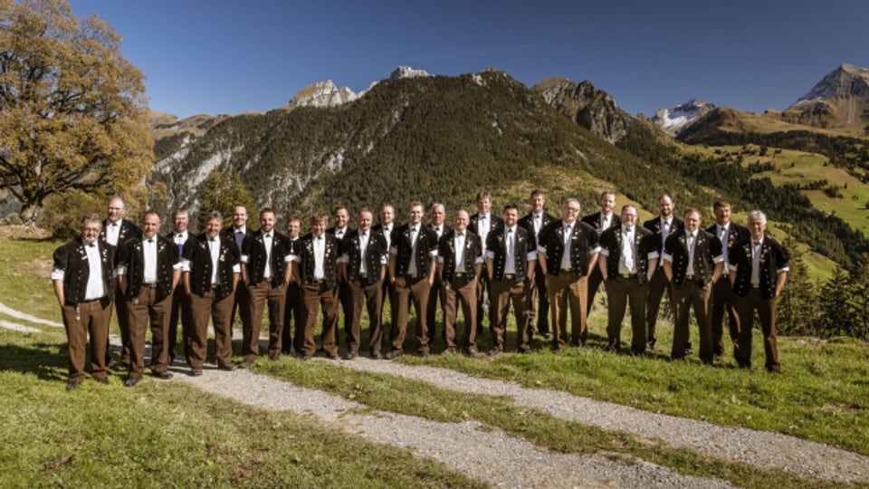 Die Männer des Jodlerklubs St. Stephan singen besonders gerne Kompositionen ihres Dirigenten Ueli Moor.