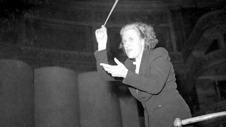 Antonia Brico (1902-1989) musste sich ihren Platz am Dirigentenpult hart erarbeiten. Ihre Geschichte wird im Roman «Die Dirigentin» beschrieben.