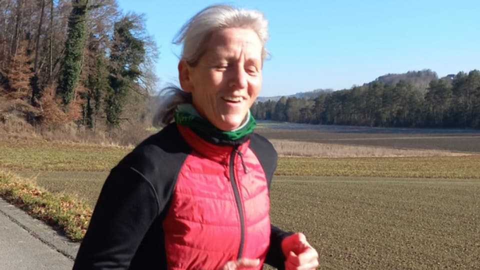 Die langjährige Nichtsportlerin Verena Hefti-Meisser joggt heute regelmässig und freut sich über ihre Fortschritte.