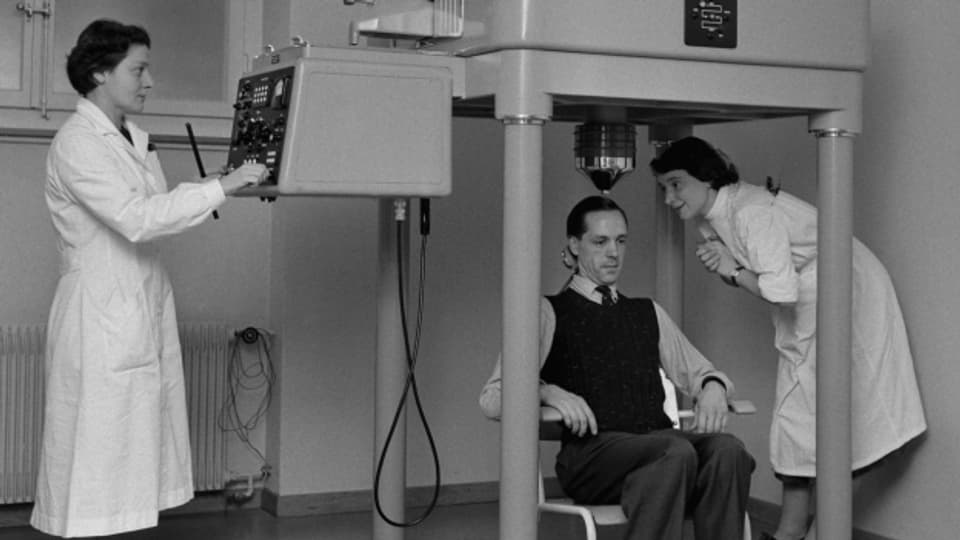 Schon vor 50 Jahren hat das Schweizer Radio über die fehlenden Krankenschwestern berichtet.