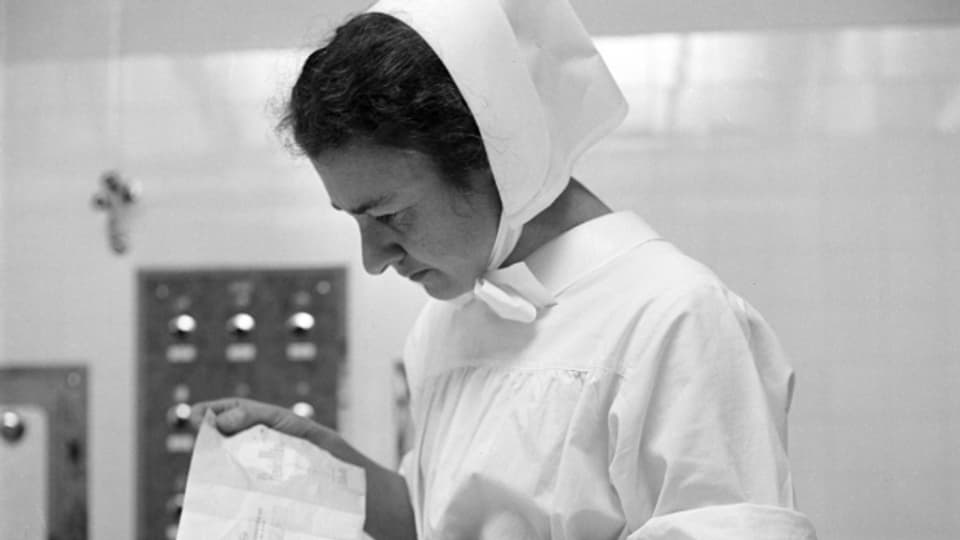 Schon vor 50 Jahren berichtete das Schweizer Radio über die fehlenden Krankenschwestern.